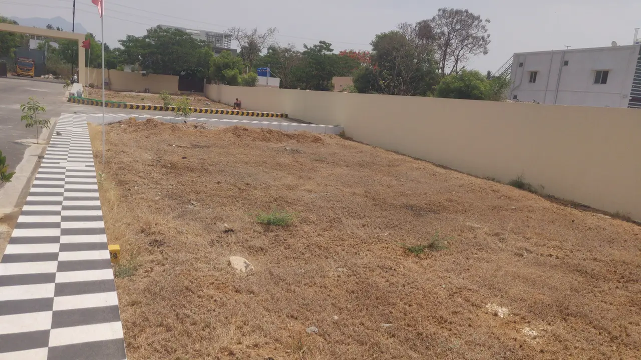 A calm and peaceful gated community  - 4
