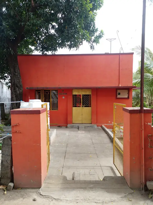 4.02 cents plot area having 1000sq ft old building in livable condition - Photo 1 of 2